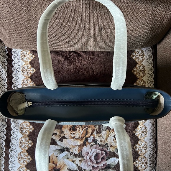 MICHAEL KORS Logo Jet Set Travel Two Tone Navy Multi Tote Shoulder Bag NWT - Picture 5 of 15